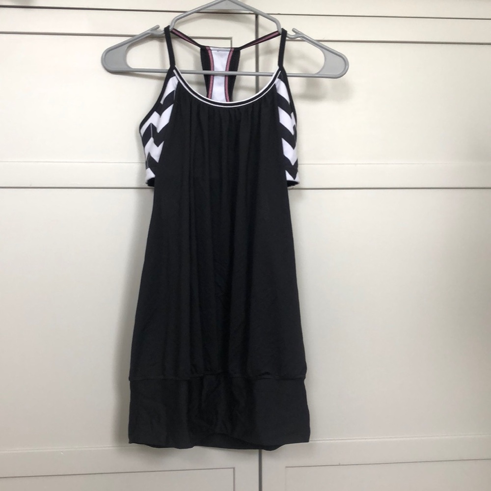 Lululemon flounce yoga top with built in bra